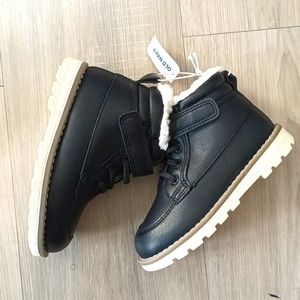 New old Navy toddler boots size 8